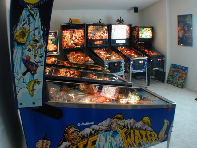 games2.jpg (110808 bytes)